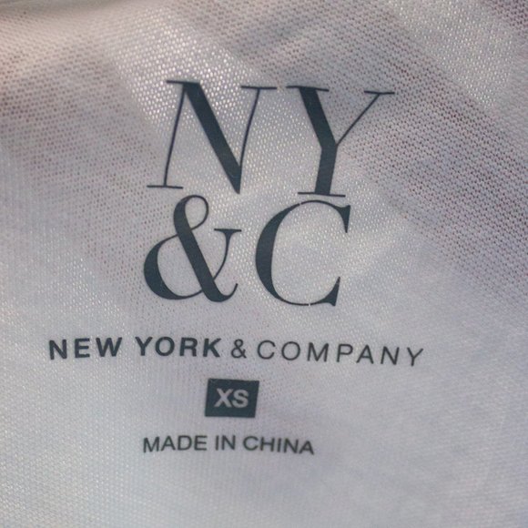 New York & Company French Bulldog Wine T-shirt sz xs - Picture 5 of 5